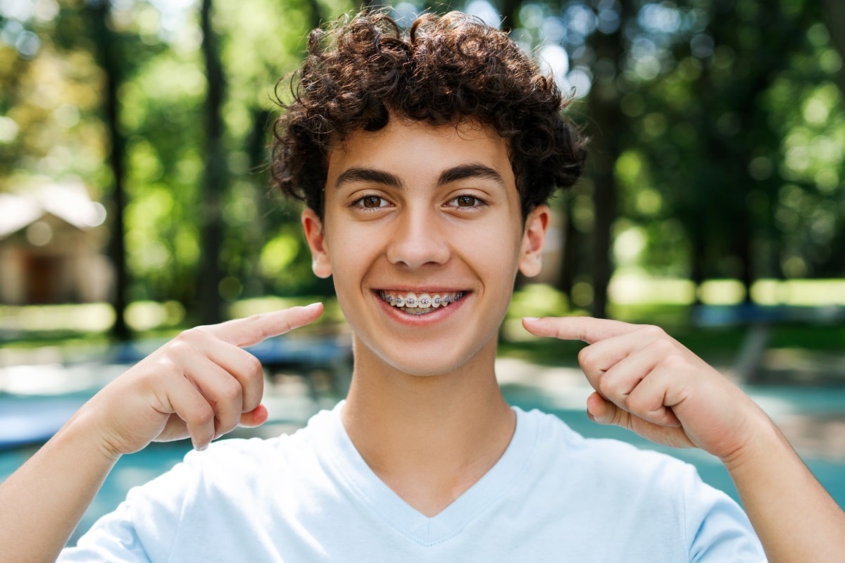 Featured image for “3 Pro Tips for Your First Week With Braces from Compton Orthodontics”